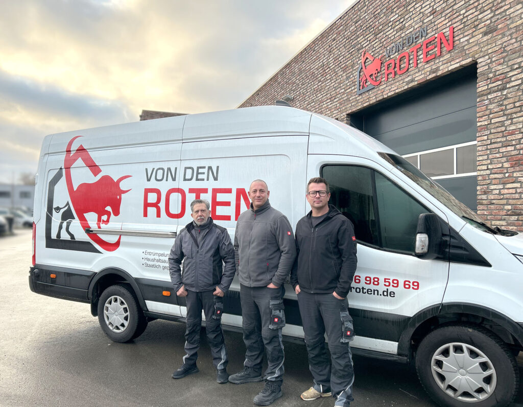 Das Team von entsorgenlos, eine Marke der Von den Roten Entrümpelung GmbH